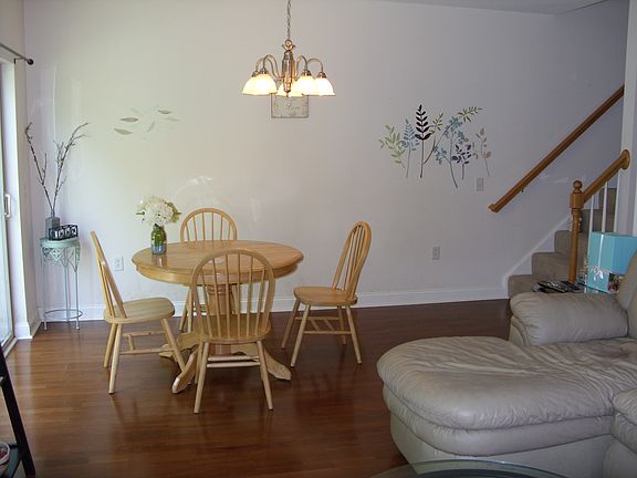 4th image of 1305 Basswood Cir
