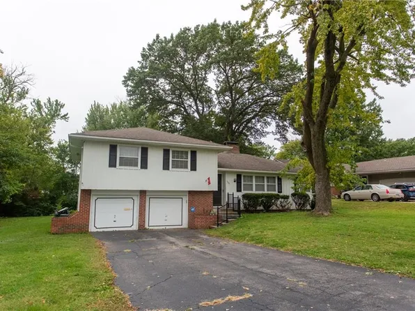 1325 E 101st St, Kansas City, MO 64131