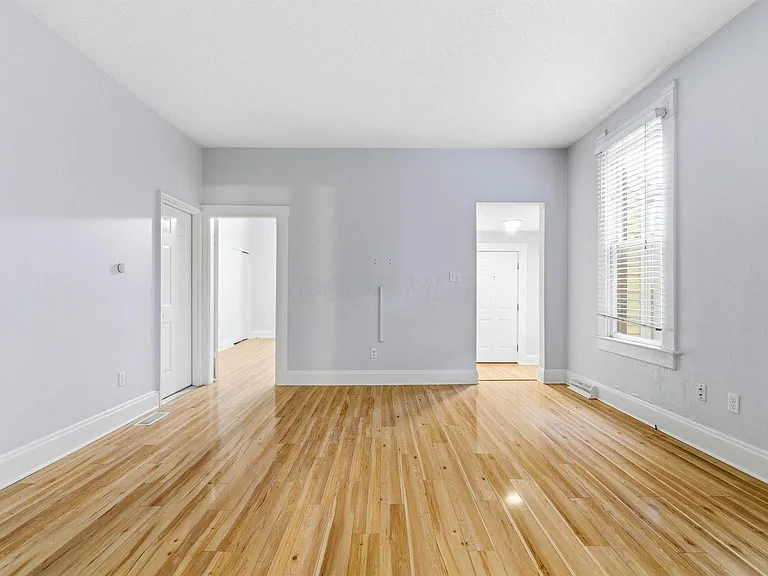 19 E Mithoff St — Photo 4