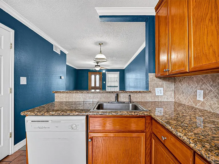 1220 Shadowdale Dr #6 — Photo 13