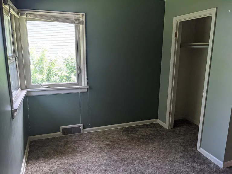 414 S 12th Ave — Photo 36