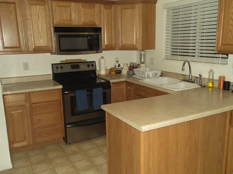 3 bed, 1200 sqft, $1,700 — Photo 1