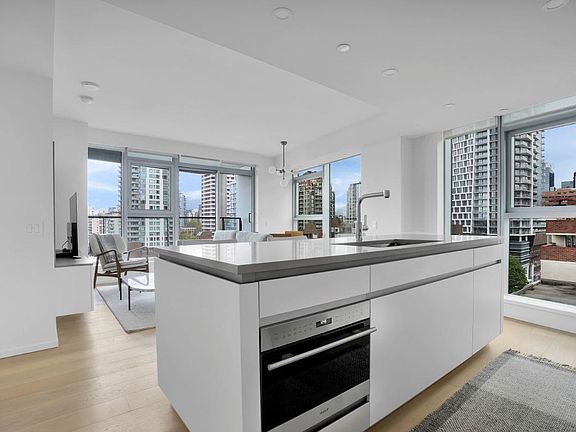3rd image of 889 Pacific St #1206