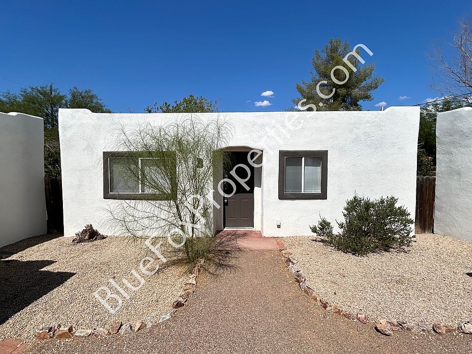 1st image of 3401 E Bermuda St #B
