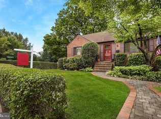 5010 10th St N, Arlington, VA 22205
