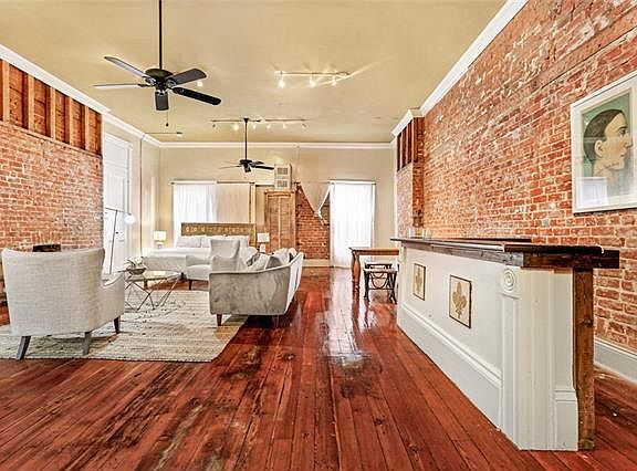4th image of 137 Carondelet St #401