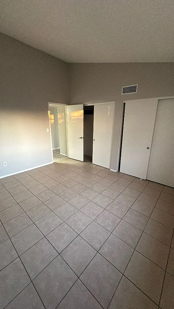 1664 S Robin Lane-(4014F)-21123979 — Photo 3