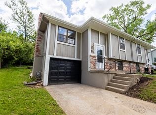 8659 Riggs St, Overland Park, KS 66212