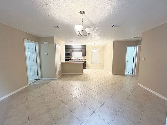 4th image of 5024 Glover Ln