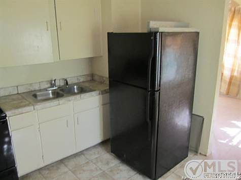 3rd image of 531 Corliss