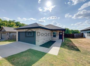 216 S Preston St, Alvarado, TX 76009