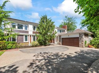 34 Barrett Rd, Lawrence, NY 11559