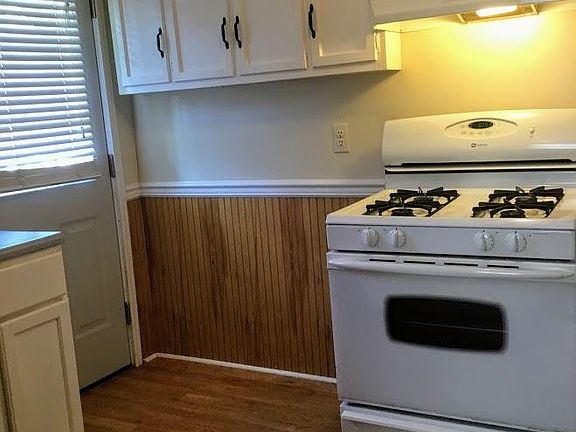 3rd image of 1022 Bedford Dr