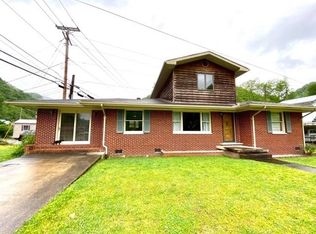 182 Price Ave, Elkhorn City, KY 41522