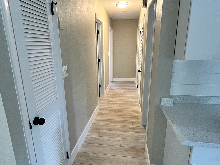 1554 Hillcrest Dr — Photo 10