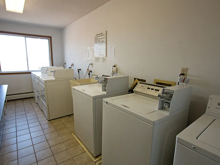River Ridge Apartments — Photo 32