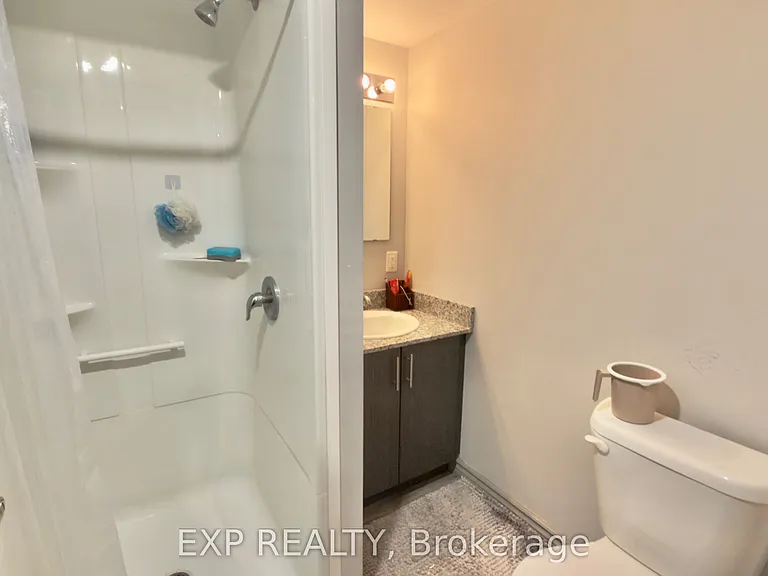 275B Larch St #608 — Photo 5