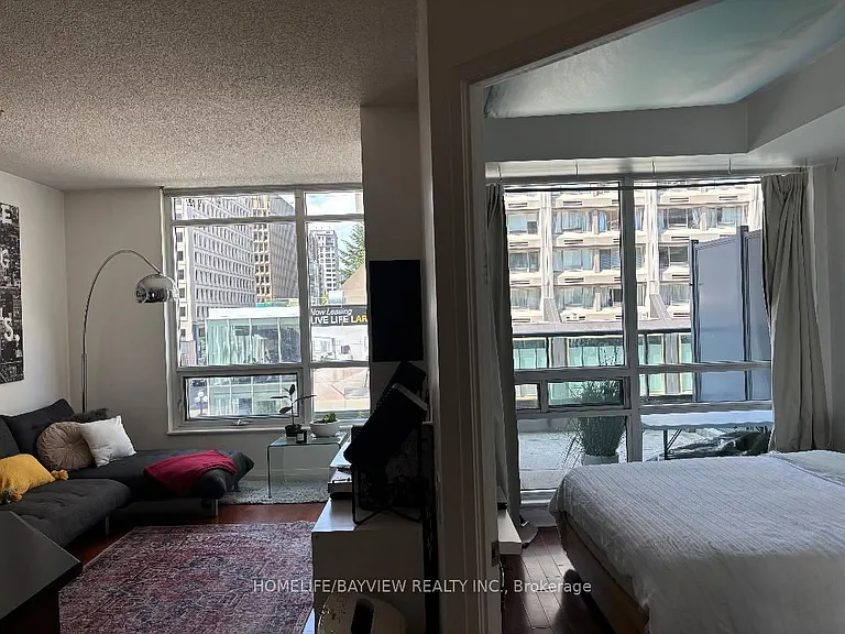 1121 Bay St #405 — Photo 2
