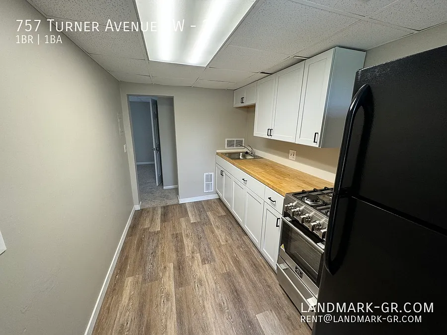 Updated1 Bed/1 Bath — Photo 3