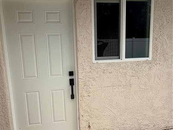 5th image of 7912 White Oak Ave #B