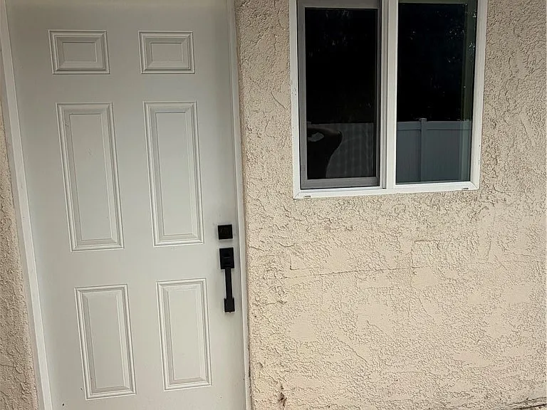 7912 White Oak Ave #B — Photo 5