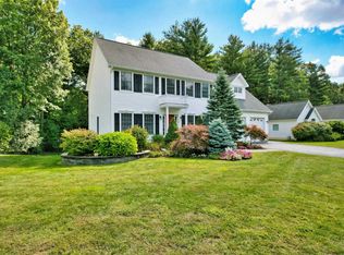 10 Larkspur Dr, Saratoga Springs, NY 12866