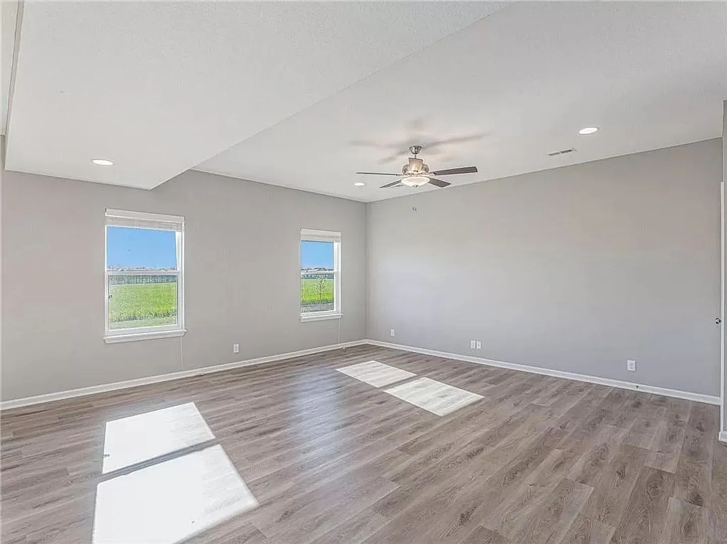 Stunning 4 Bedroom in Blue Springs! Coming Soon! — Photo 4