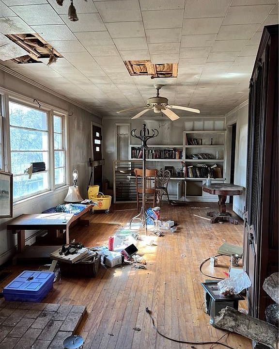 2nd image of 263 N Ridge Rd