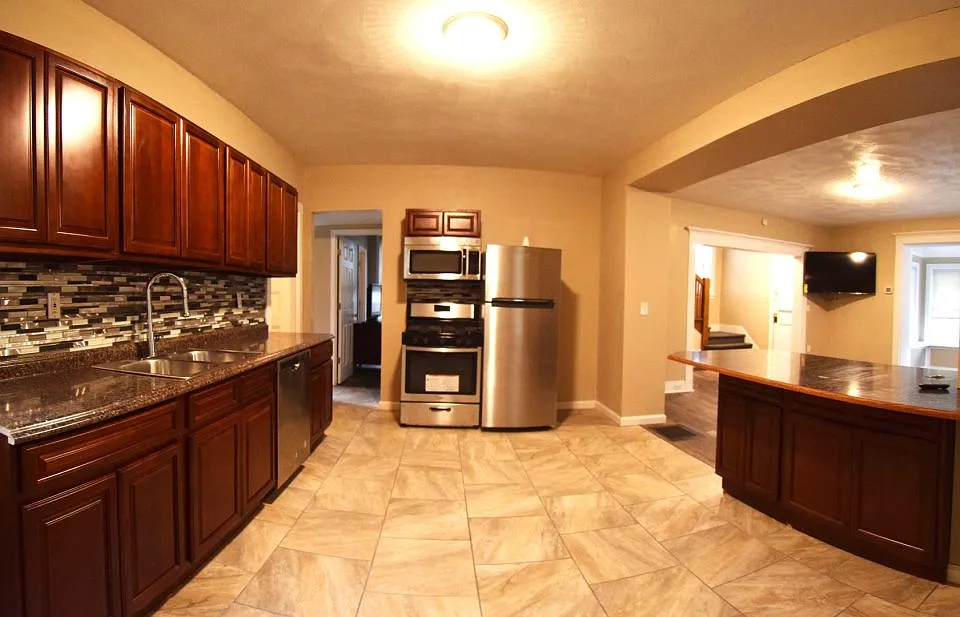 61 Leroy St #1