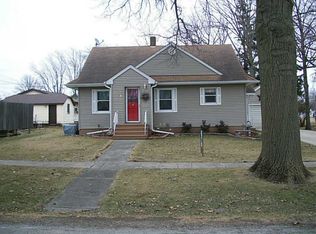 107 2nd St, Van Horne, IA 52346