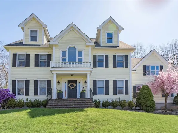 139 Green St, Medfield, MA 02052