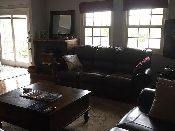 3rd image of 11103 Lakeview Dr