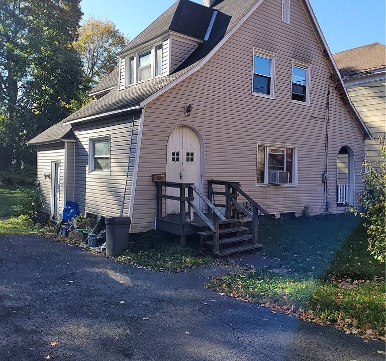 1st image of 371 W Kennedy St