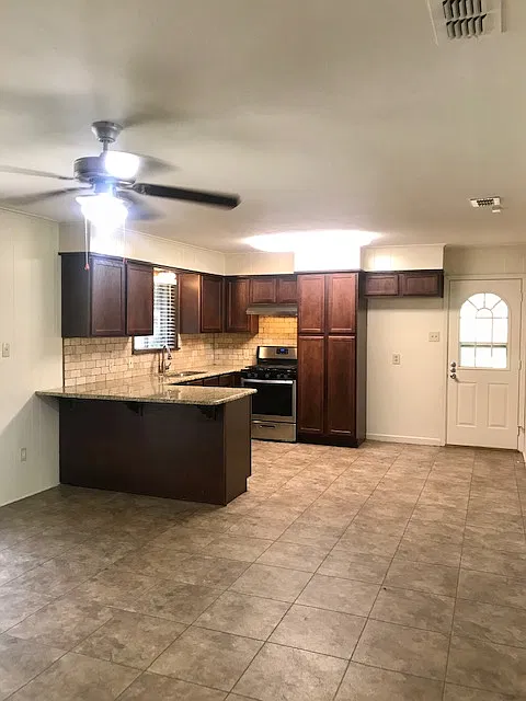 3 bed, 1.5 bath, 1350 sqft, $1,595 — Photo 3