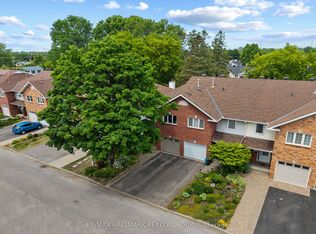 20 Royal Oak Ct, Ottawa, ON K1T3N9