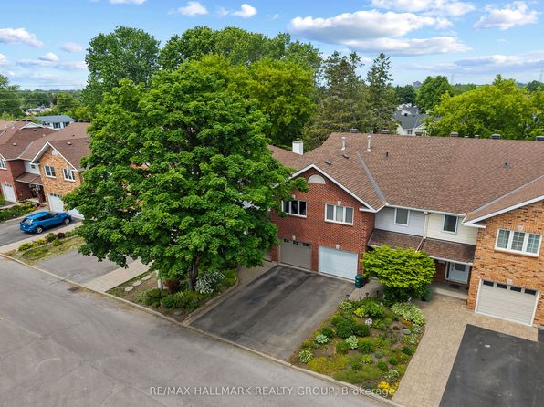 20 Royal Oak Ct, Ottawa, ON K1T 3N9