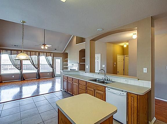 5th image of 1629 Nightingale Dr