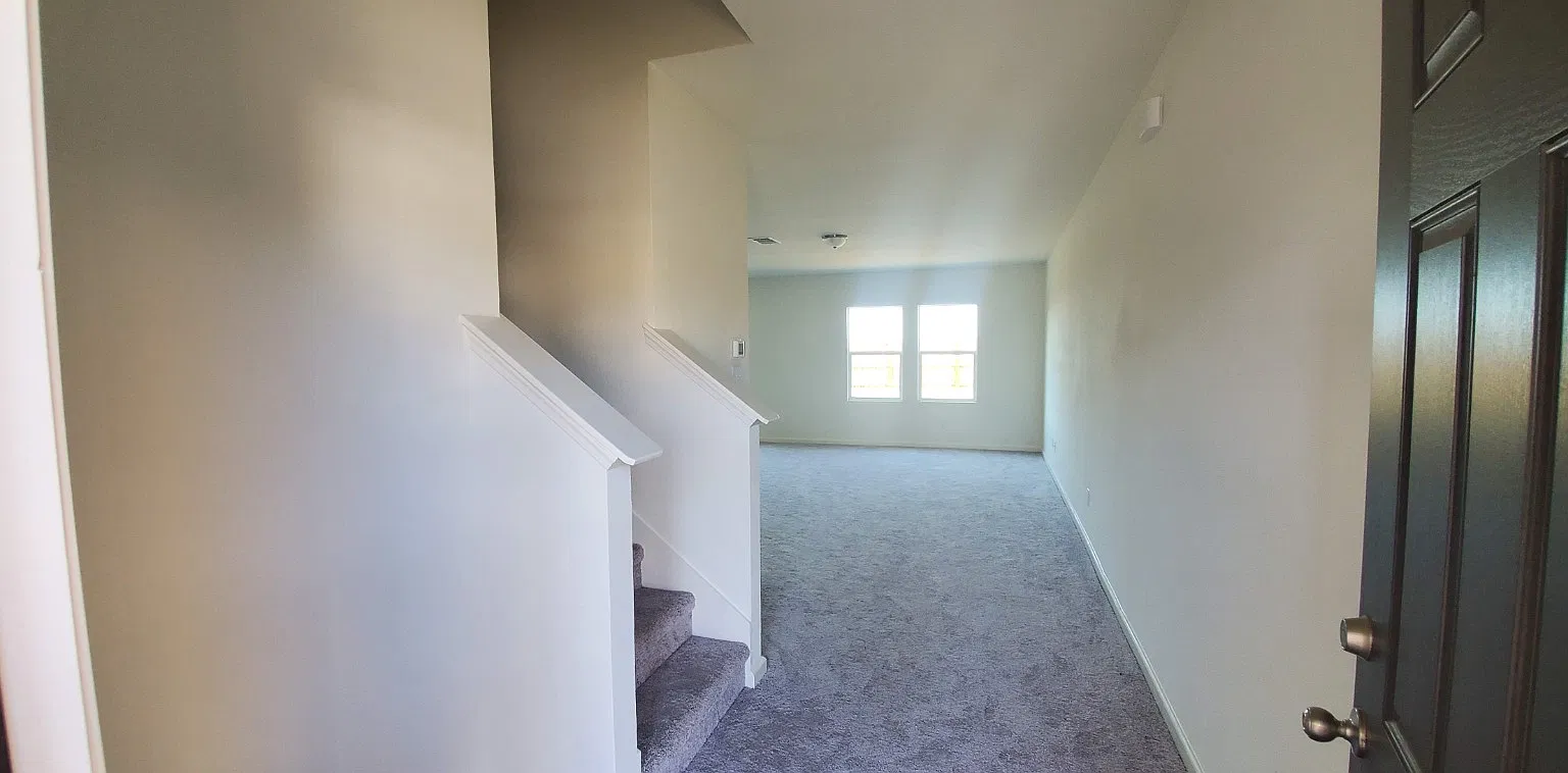 4 bed, 2.5 bath, 1718 sqft, $2,300 — Photo 3