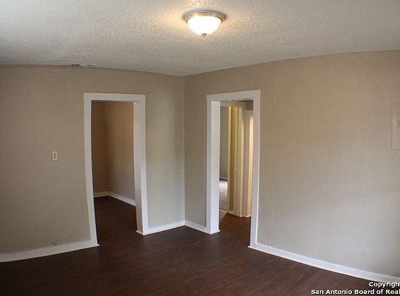 4th image of 614 Collingsworth Ave