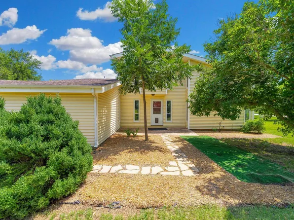 920 S Sharon Dr, Derby, KS 67037