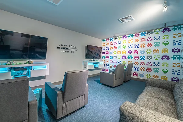 Rented by The KCI Group | media 18