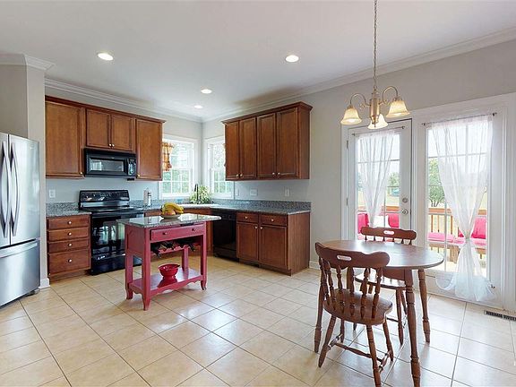 5th image of 5829 Acorn Knoll Pl