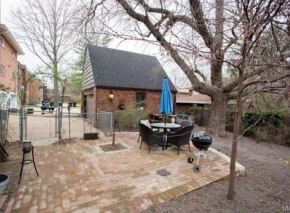 2nd image of 7261 Delmar Blvd #7261B