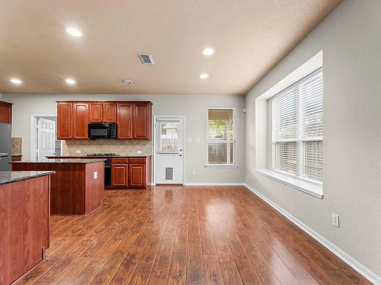 21127 Gladys Yoakum Dr — Photo 15