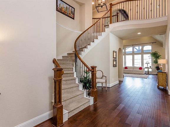 3rd image of 5119 Hawthorne Springs Ln
