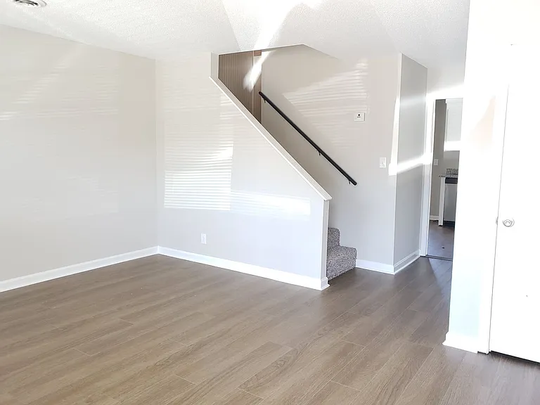 610 Commerce St #22 — Photo 9
