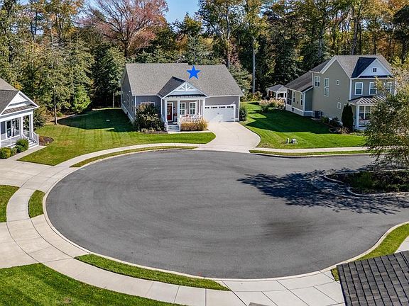 2nd image of 13 Johnsons Glade Ln