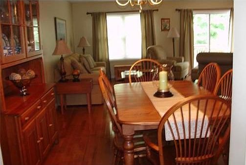 3rd image of 818 Thayer St