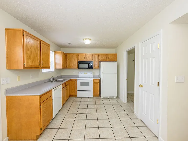 1112 Northridge Dr #B — Photo 8