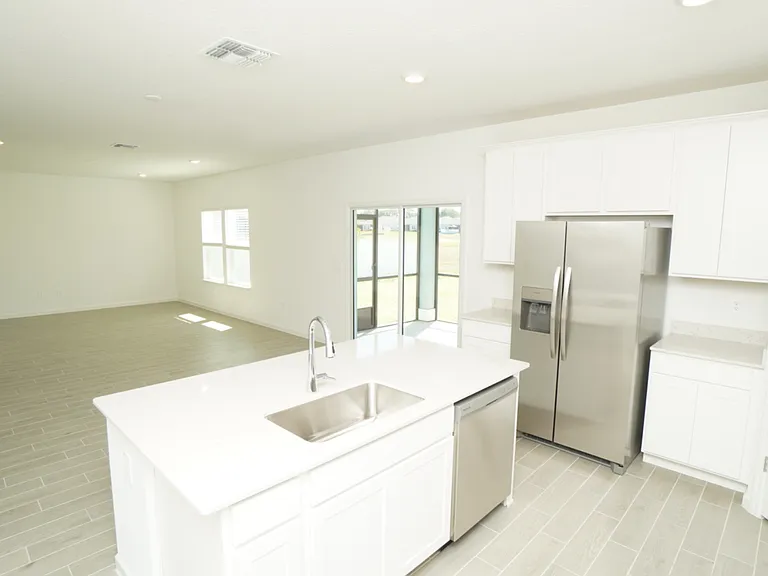 4030 NE 33rd Ave — Photo 9